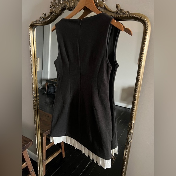 En Saison Grey and White Dress - Picture 5 of 5